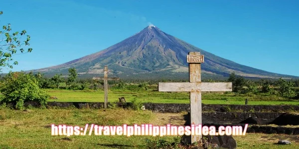 This image has an empty alt attribute; its file name is mayon_volcano_philippines_2.jpg